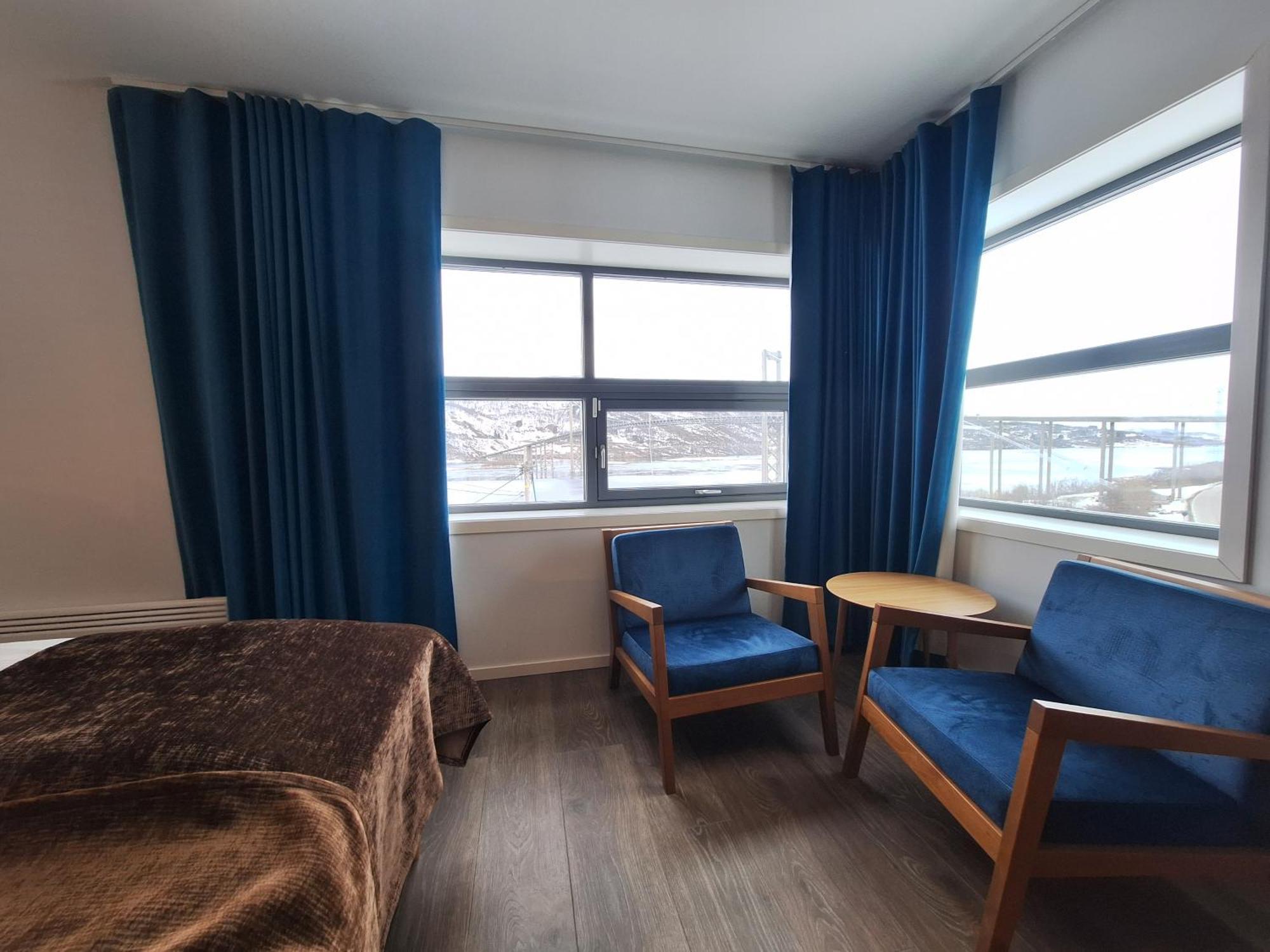 Tjeldsundbrua Hotel Skanland Extérieur photo